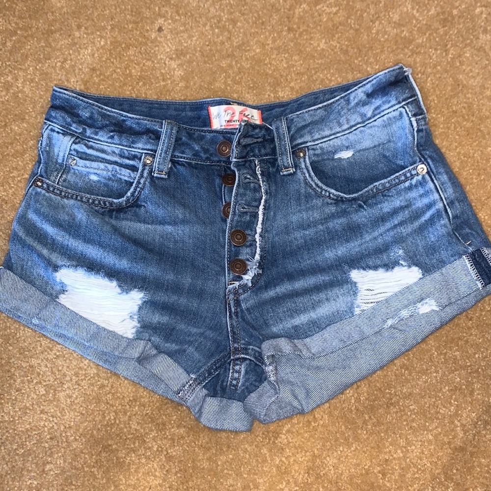 We the free shorts size 26!